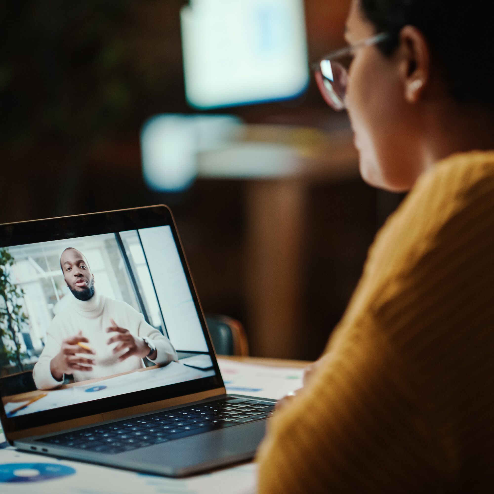 AdobeStock_408758337_video meeting_1x1